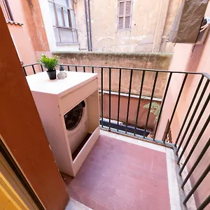 The Rent - Stylish In Downtown Roma